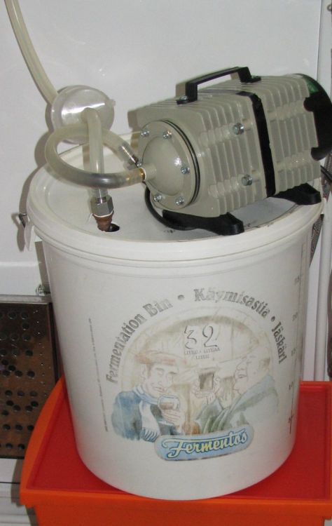 Компрессор и бак радиатор